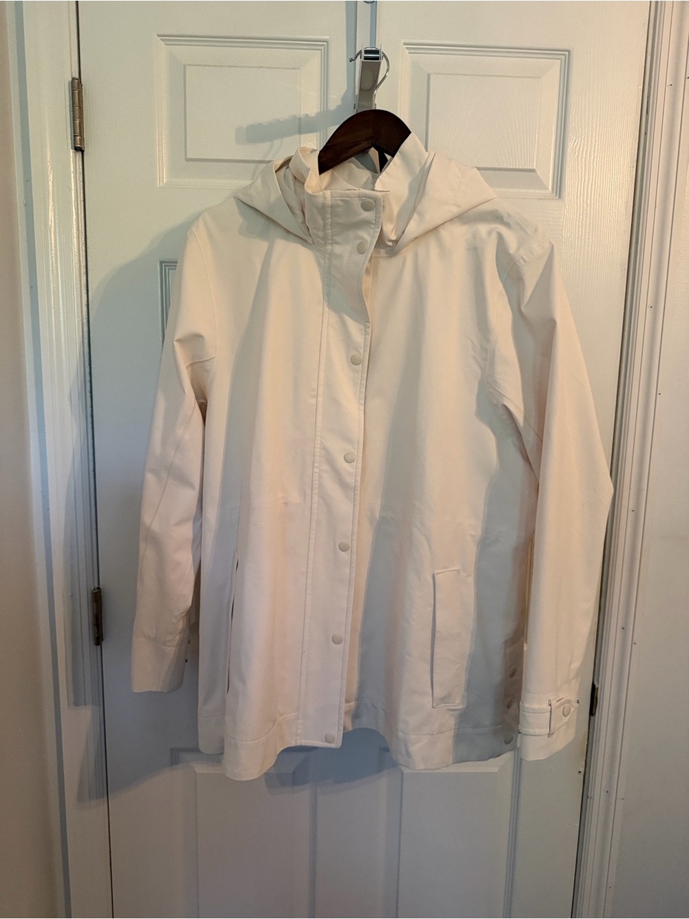Athleta Women's Hooded Drawstring Jacket in Light Cream with full zip & buttons